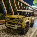 Technic Land Rover Defender 42110 Building Kit (2573 Pieces) - Image 3