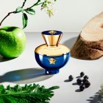 Versace Dylan Blue Pour Femme Eau de Parfum – 3.4 fl oz / 100ml | Sophisticated Floral & Fruity Fragrance for Women - Image 2